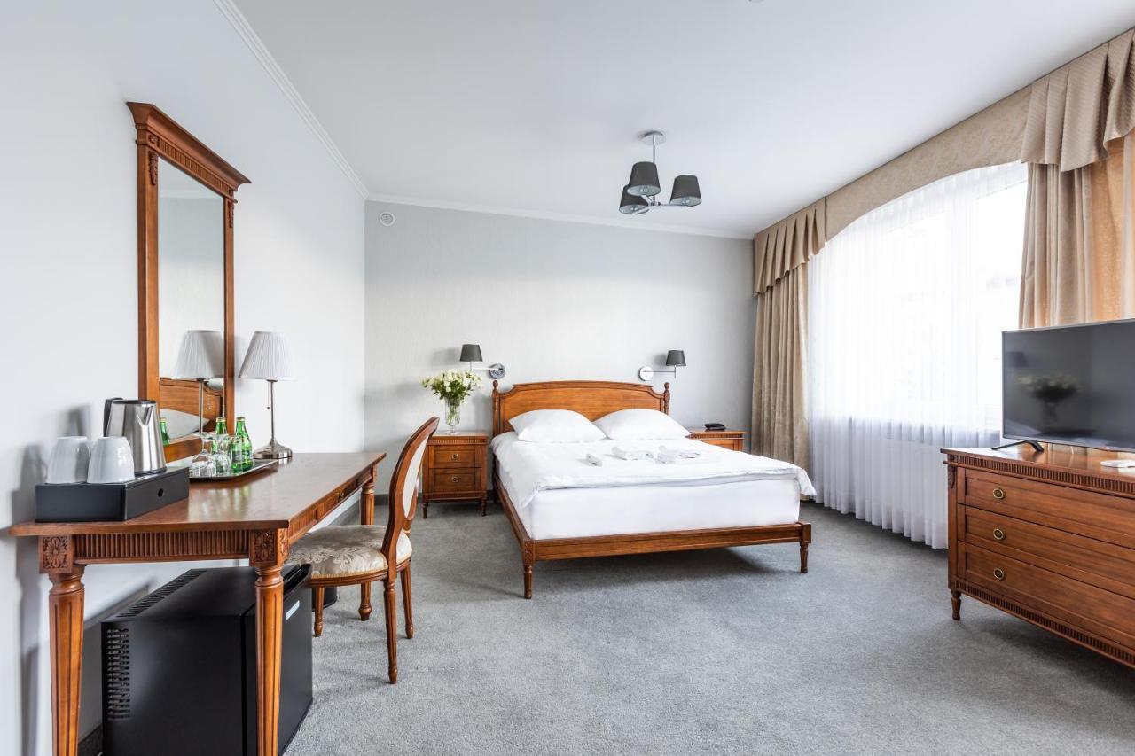 Hotel Pod Zlota Roza Kielce Dış mekan fotoğraf