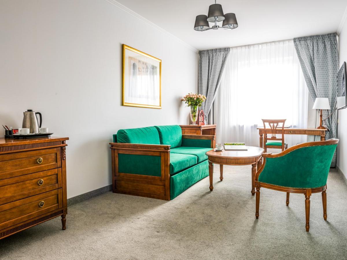 Hotel Pod Zlota Roza Kielce Dış mekan fotoğraf