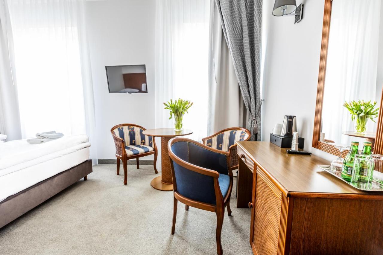 Hotel Pod Zlota Roza Kielce Dış mekan fotoğraf