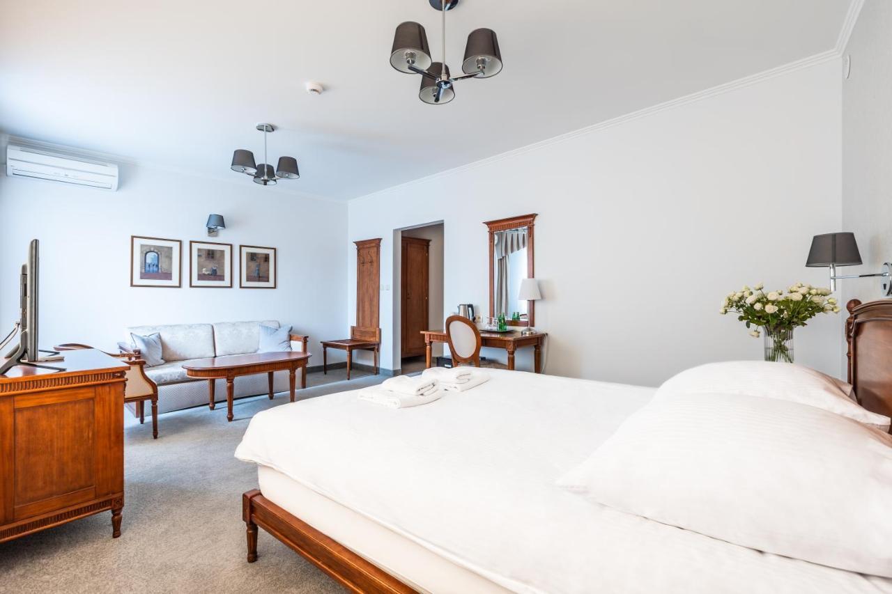Hotel Pod Zlota Roza Kielce Dış mekan fotoğraf