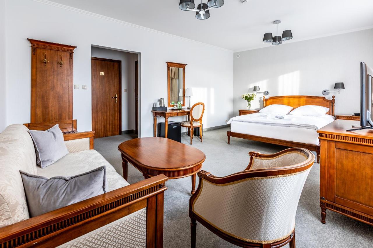 Hotel Pod Zlota Roza Kielce Dış mekan fotoğraf