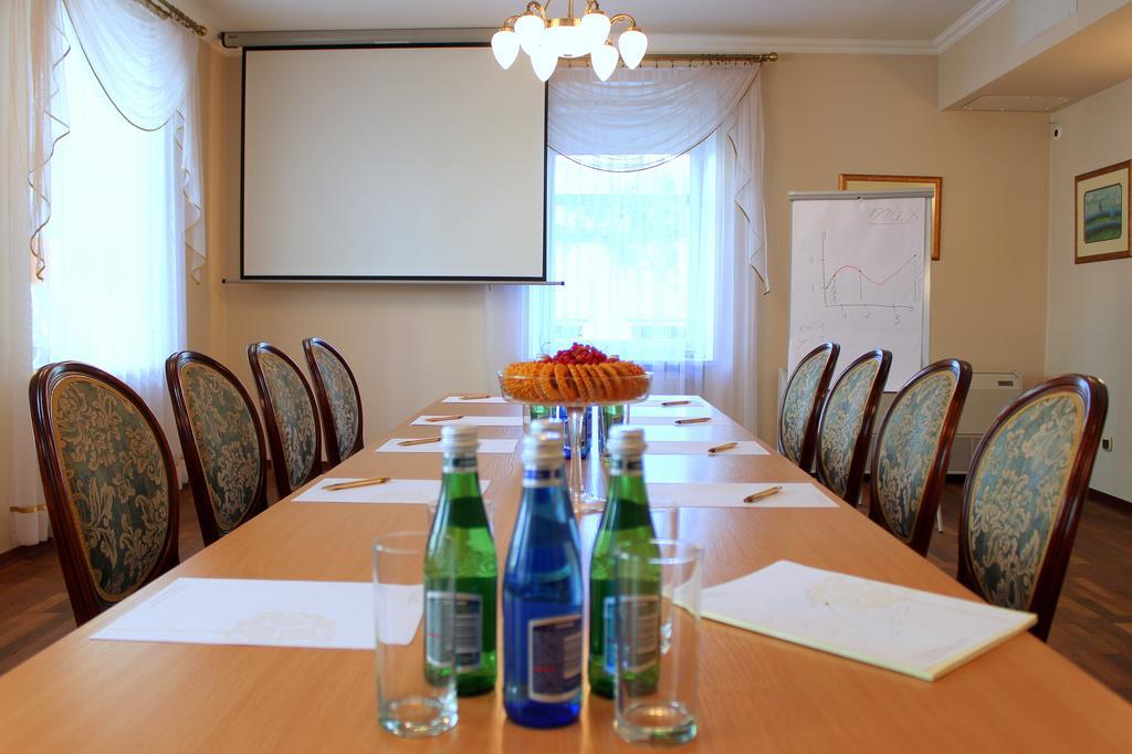 Hotel Pod Zlota Roza Kielce Dış mekan fotoğraf